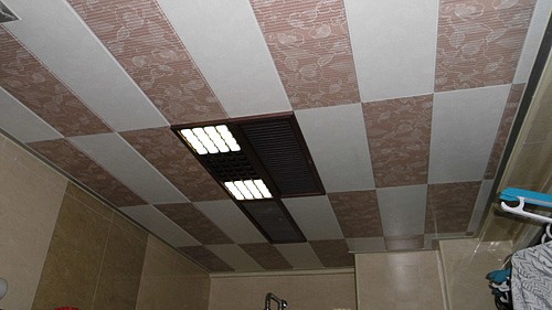 顶上集成吊顶兰州专卖店实景秀